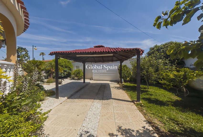 Resale - VILLA -
TORREVIEJA - Costa Blanca