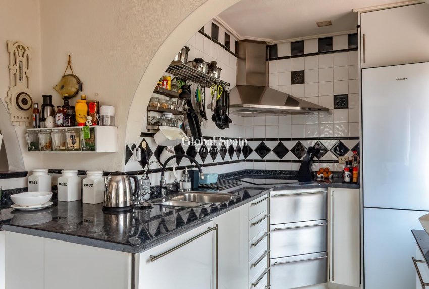 Resale - VILLA -
TORREVIEJA - Costa Blanca