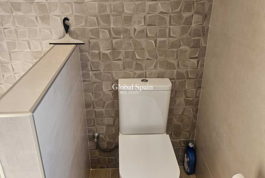 Resale - VILLA -
TORREVIEJA - Costa Blanca