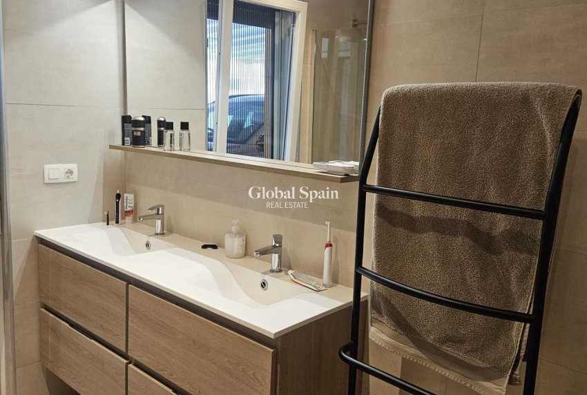 Resale - VILLA -
TORREVIEJA - Costa Blanca