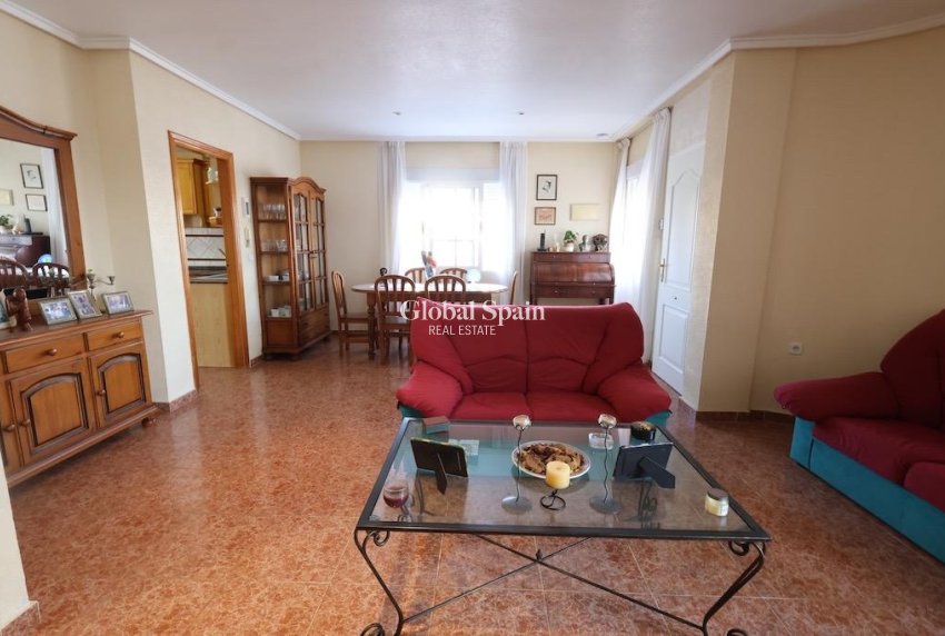 Resale - VILLA -
TORREVIEJA - Costa Blanca