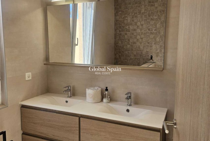 Resale - VILLA -
TORREVIEJA - Costa Blanca