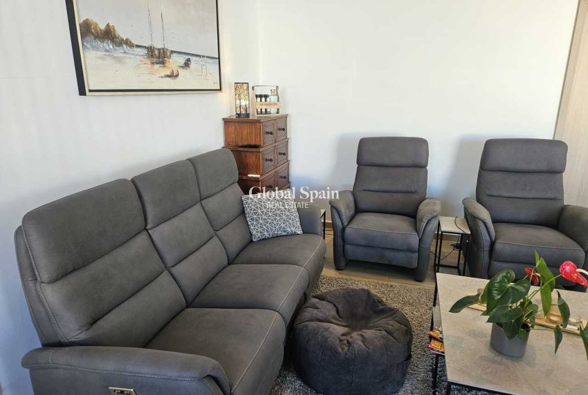 Resale - VILLA -
TORREVIEJA - Costa Blanca