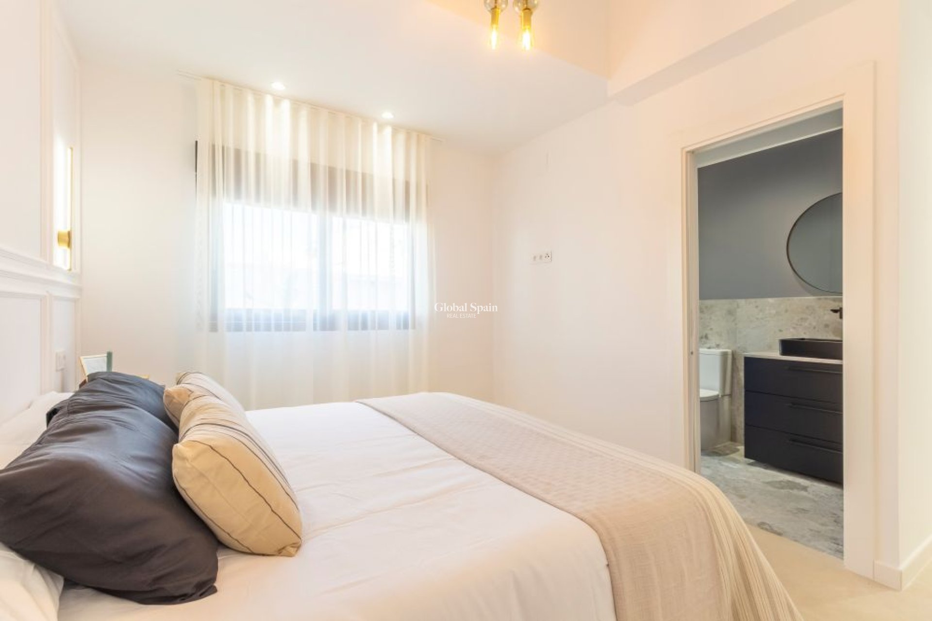 Resale - VILLA -
TORREVIEJA - Costa Blanca