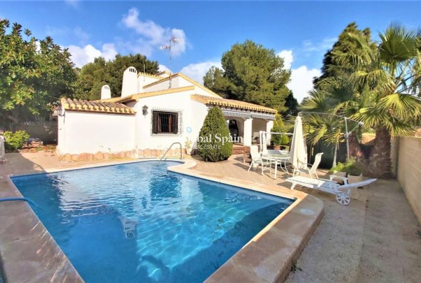Resale - VILLA -
TORREVIEJA - Costa Blanca