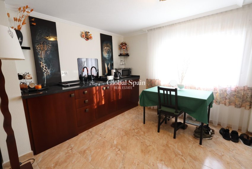Resale - VILLA -
TORREVIEJA - Costa Blanca