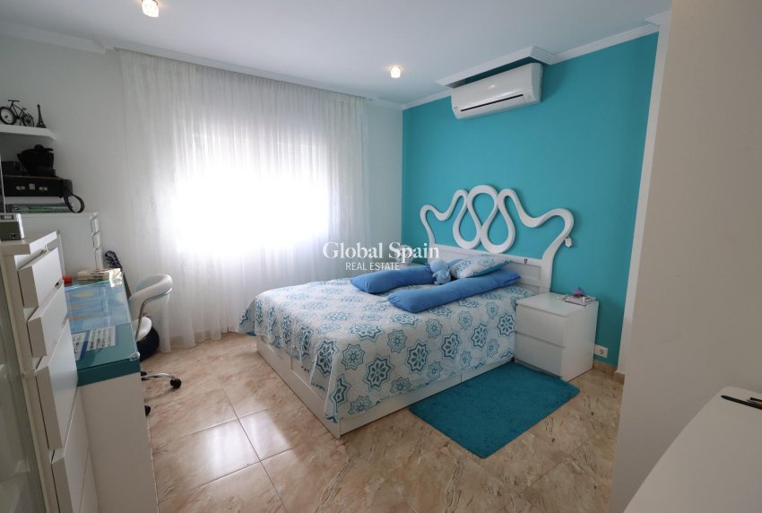 Resale - VILLA -
TORREVIEJA - Costa Blanca