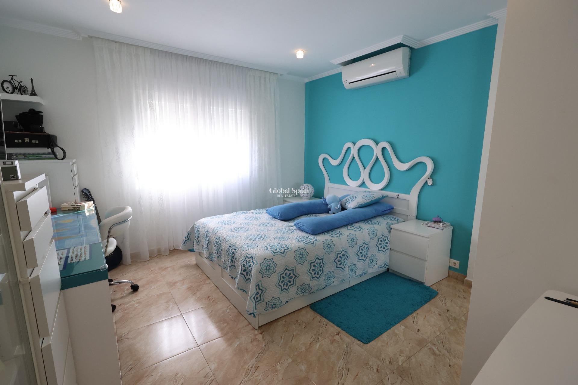 Resale - VILLA -
TORREVIEJA - Costa Blanca