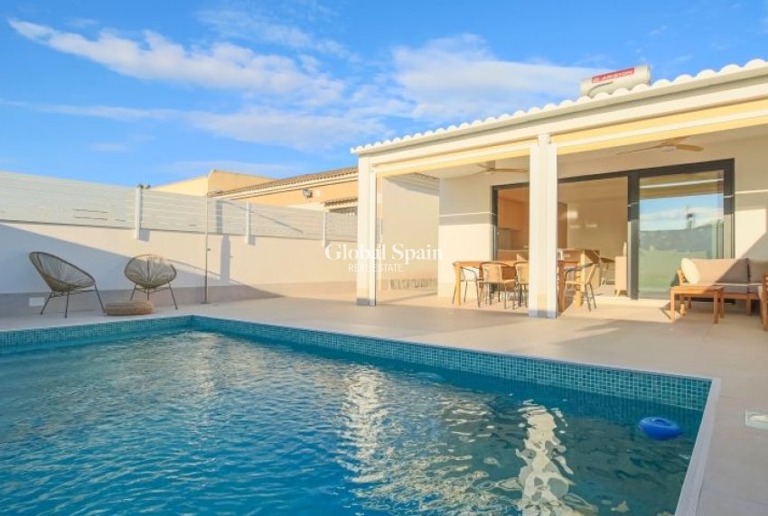 Resale - VILLA -
TORREVIEJA - Costa Blanca