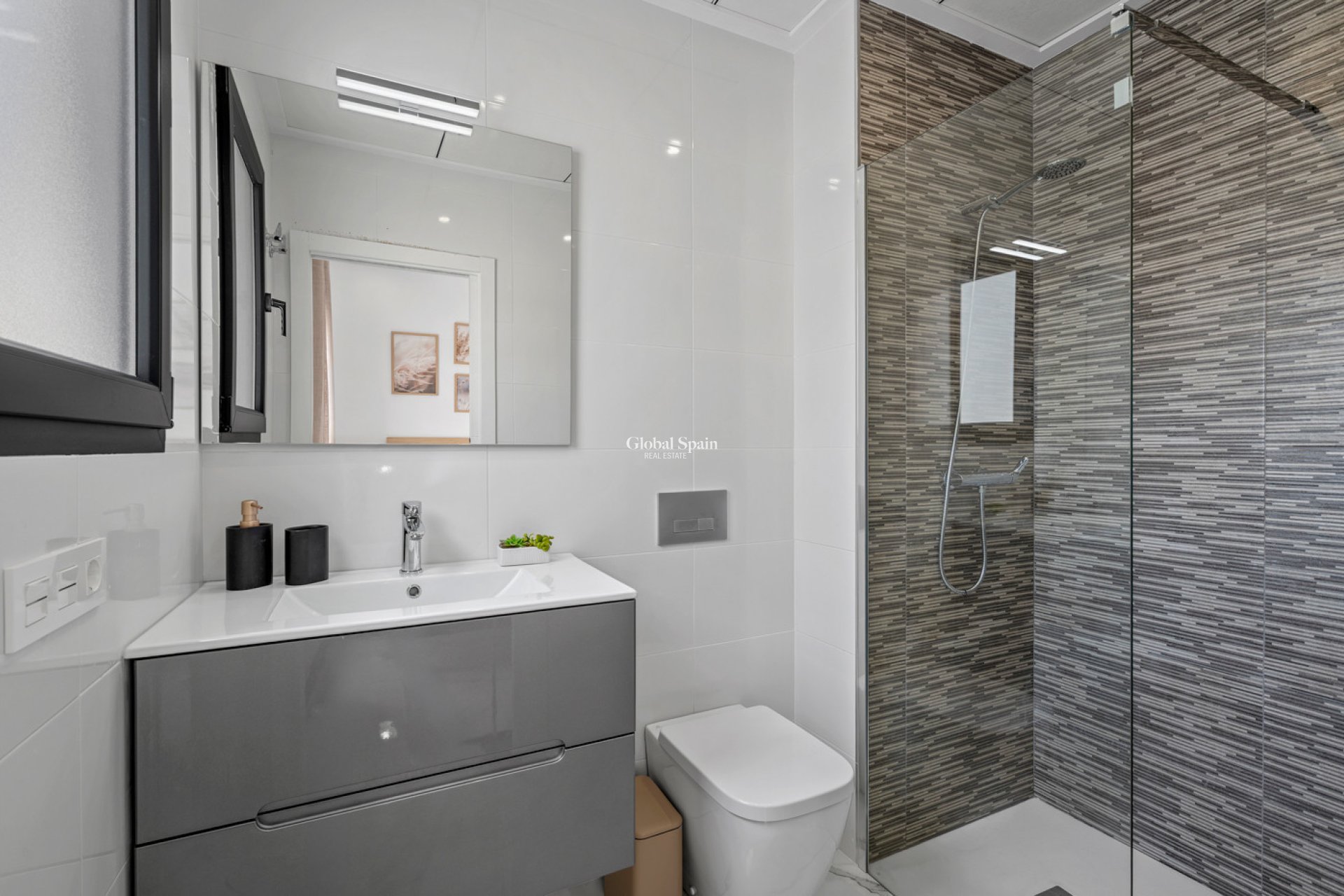 Resale - VILLA -
TORREVIEJA - Costa Blanca