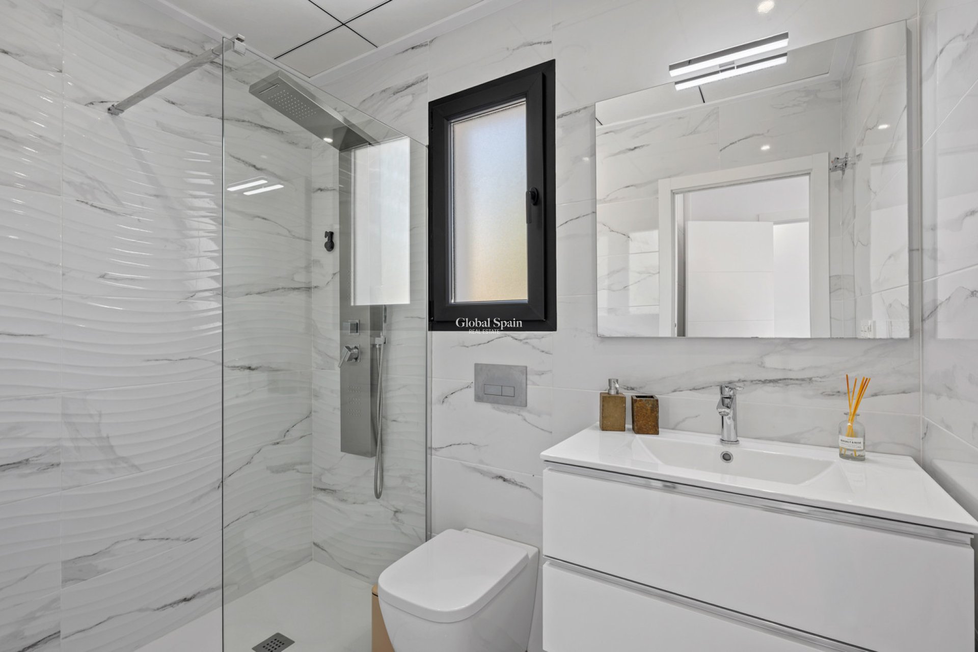 Resale - VILLA -
TORREVIEJA - Costa Blanca