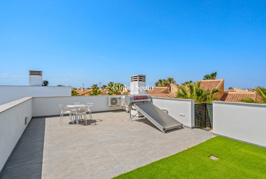 Resale - VILLA -
TORREVIEJA - Costa Blanca