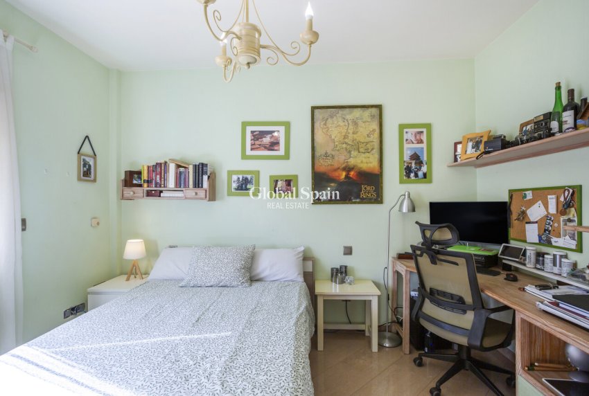 Resale - VILLA -
TORREVIEJA - Costa Blanca