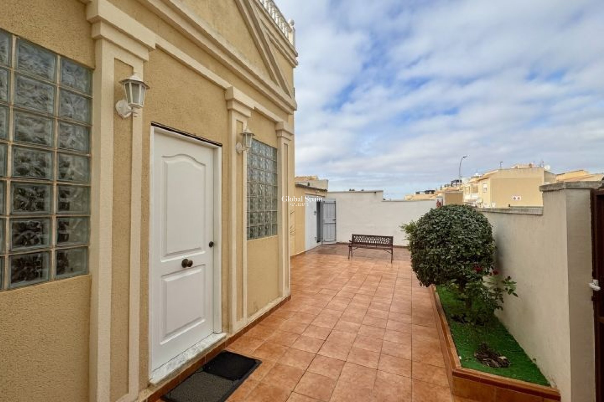 Resale - VILLA -
TORREVIEJA - Costa Blanca