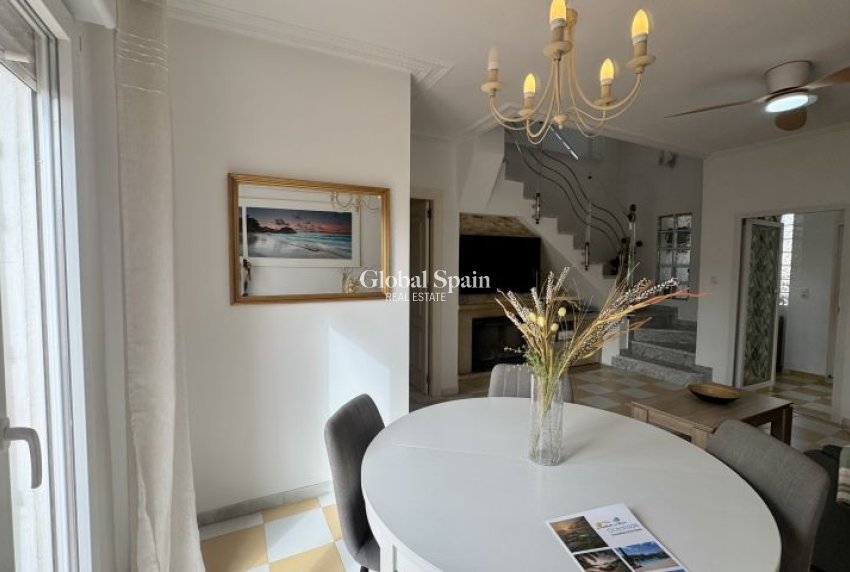Resale - VILLA -
TORREVIEJA - Costa Blanca