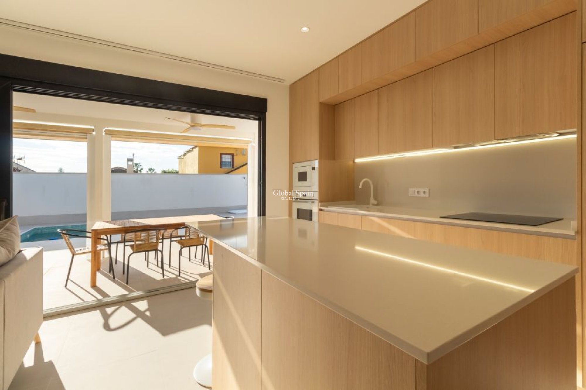 Resale - VILLA -
TORREVIEJA - Costa Blanca