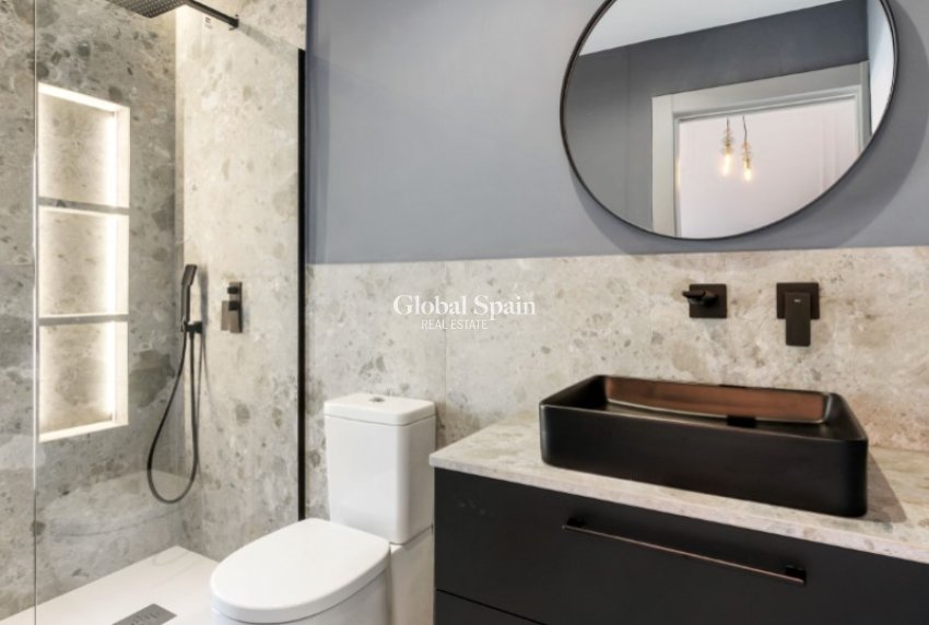Resale - VILLA -
TORREVIEJA - Costa Blanca