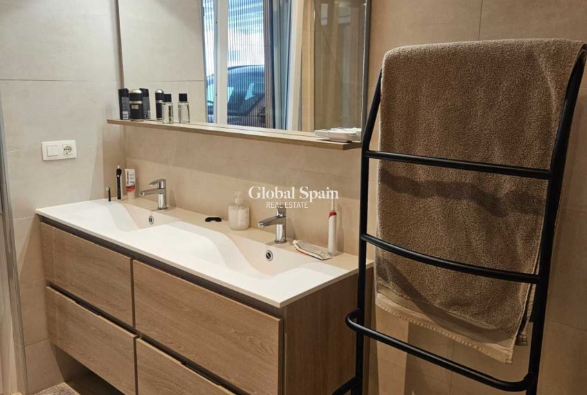 Resale - VILLA -
TORREVIEJA - Costa Blanca
