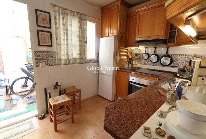 Resale - VILLA -
TORREVIEJA - Costa Blanca