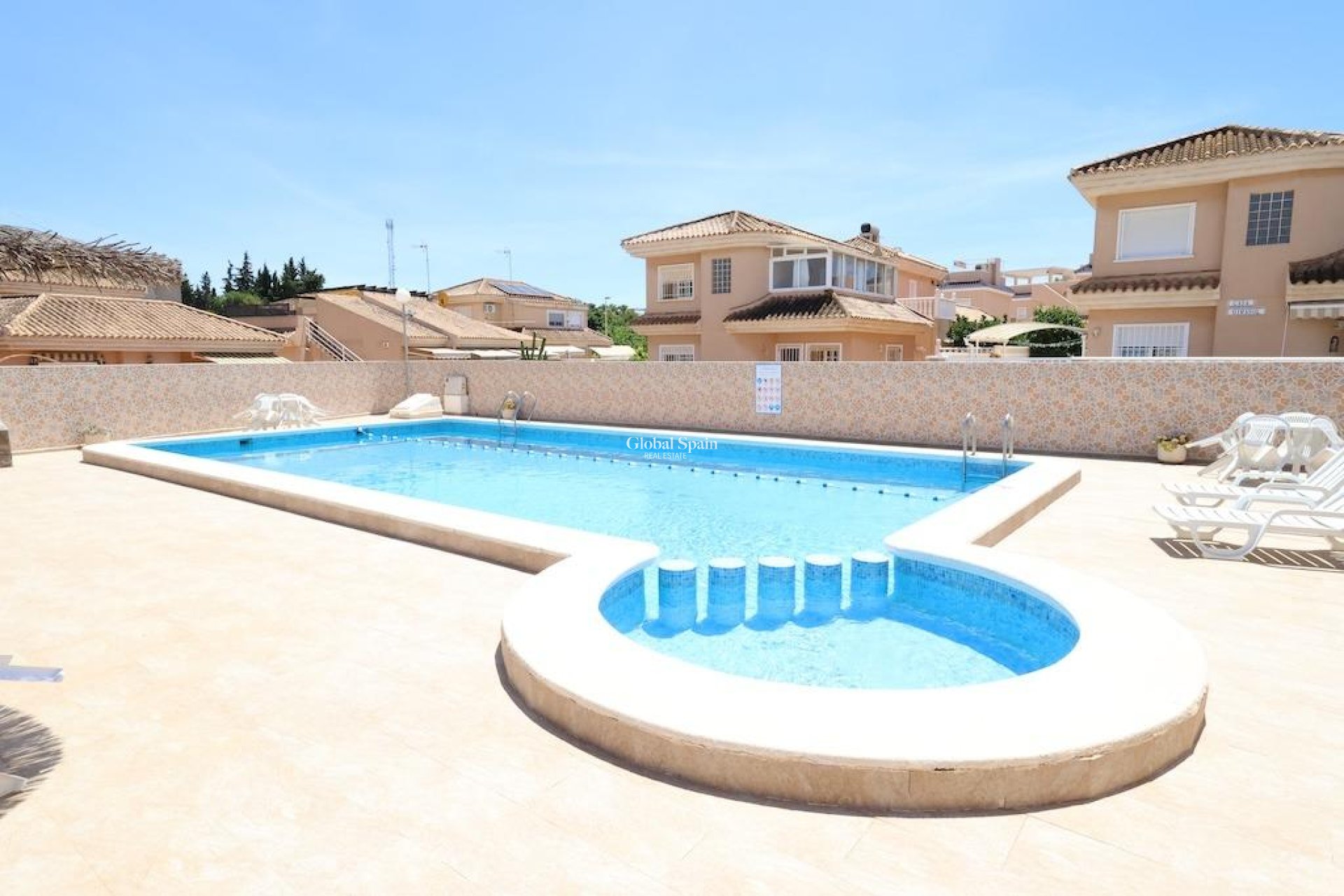 Resale - VILLA -
TORREVIEJA - Costa Blanca