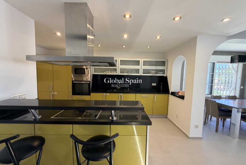 Resale - VILLA -
TORREVIEJA - Costa Blanca