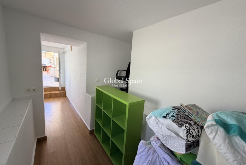 Resale - VILLA -
TORREVIEJA - Costa Blanca