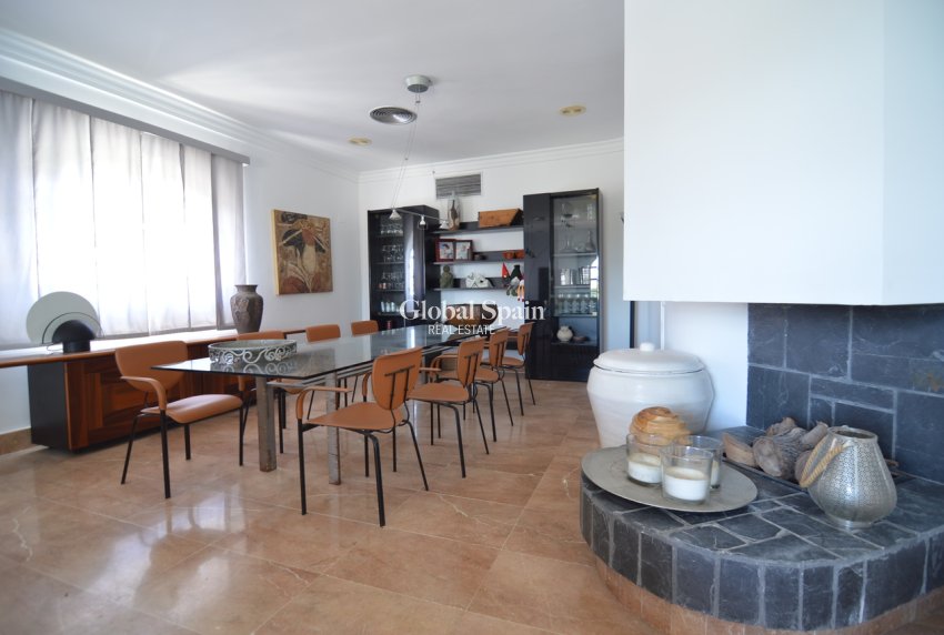 Resale - VILLA -
TORREVIEJA - Costa Blanca