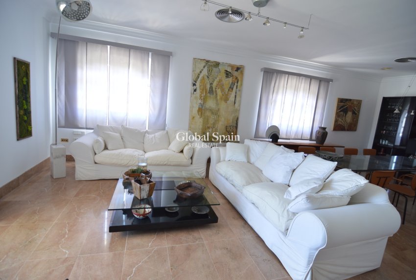 Resale - VILLA -
TORREVIEJA - Costa Blanca