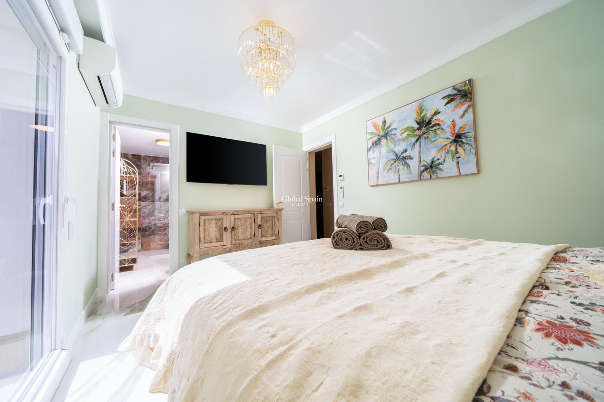 Resale - VILLA -
TORREVIEJA - Costa Blanca