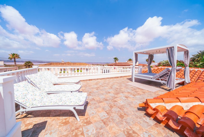 Resale - VILLA -
TORREVIEJA - Costa Blanca