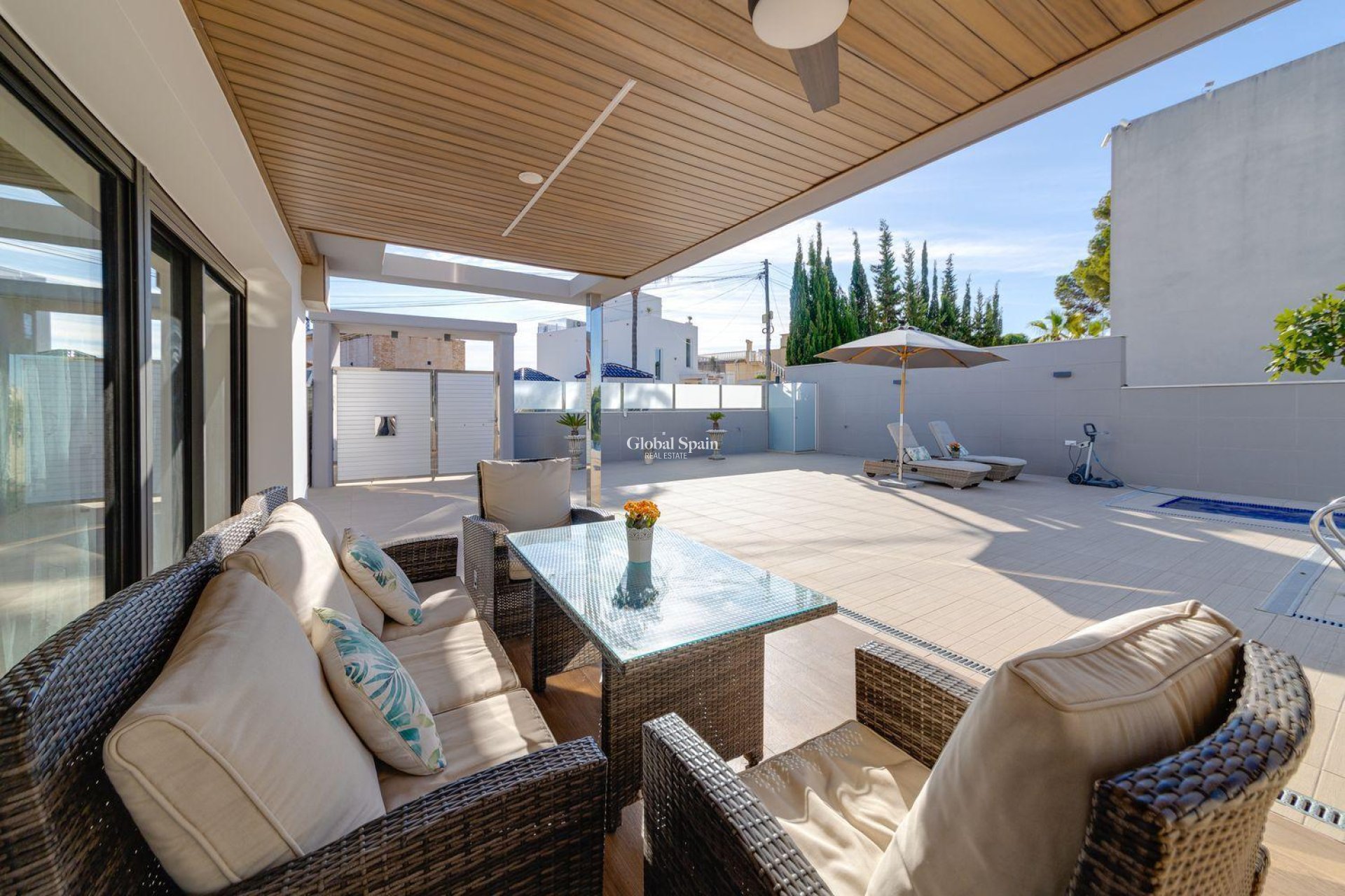 Resale - VILLA -
TORREVIEJA - Costa Blanca