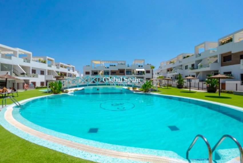 Resale - VILLA -
TORREVIEJA - Costa Blanca