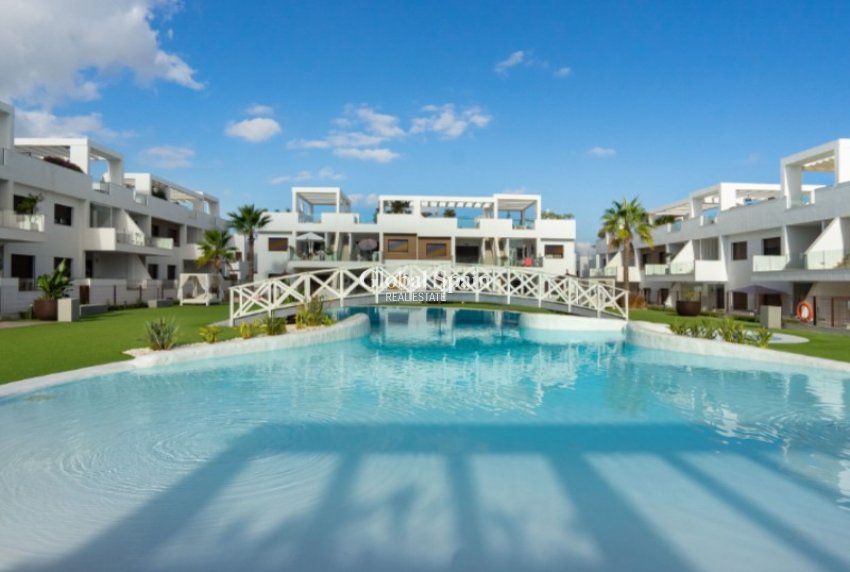 Resale - VILLA -
TORREVIEJA - Costa Blanca