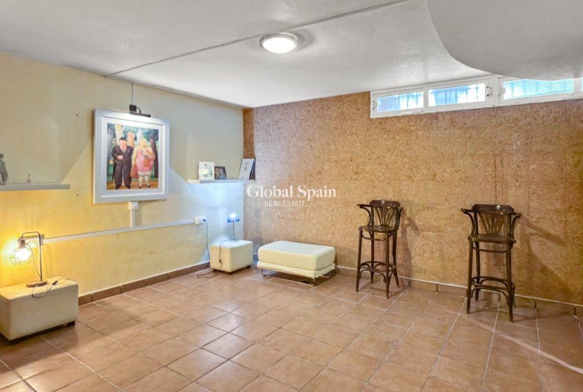 Resale - VILLA -
TORREVIEJA - Costa Blanca