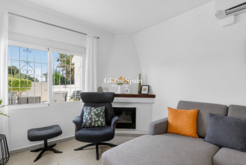 Resale - VILLA -
TORREVIEJA - Costa Blanca