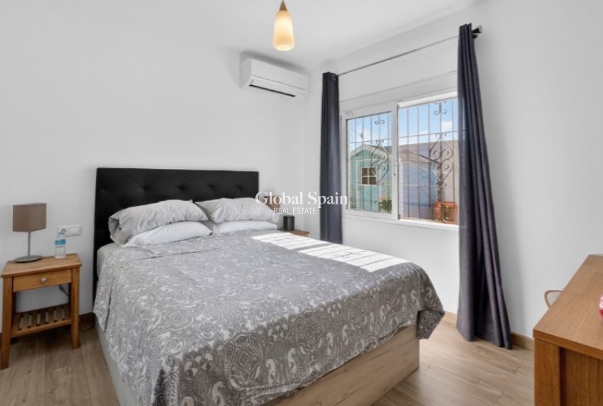 Resale - VILLA -
TORREVIEJA - Costa Blanca