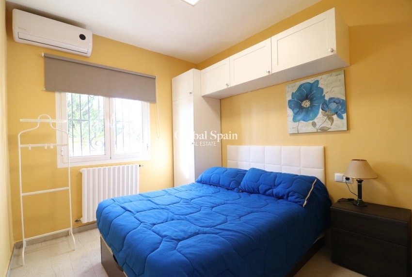Resale - VILLA -
TORREVIEJA - Costa Blanca