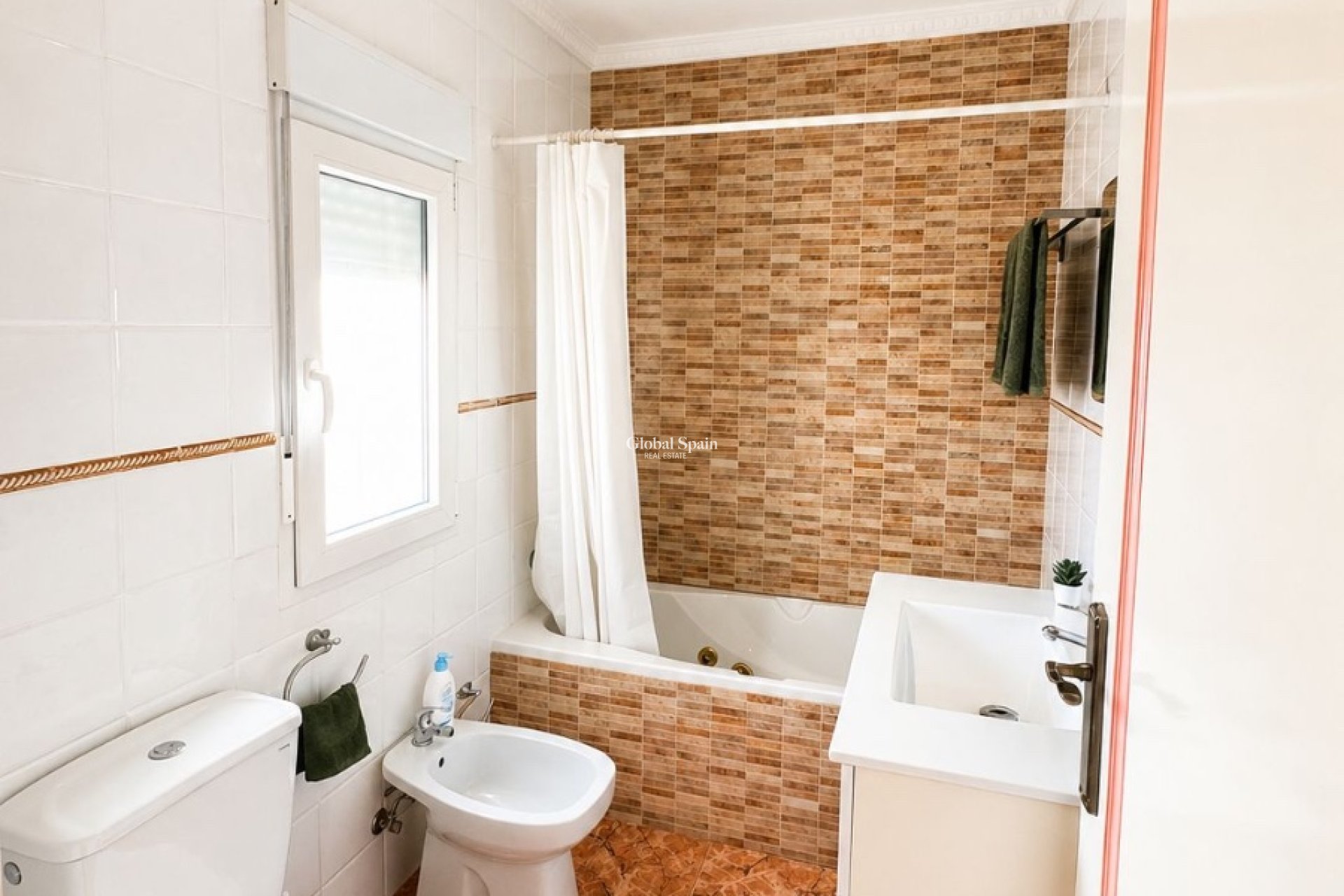 Resale - VILLA -
TORREVIEJA - Costa Blanca
