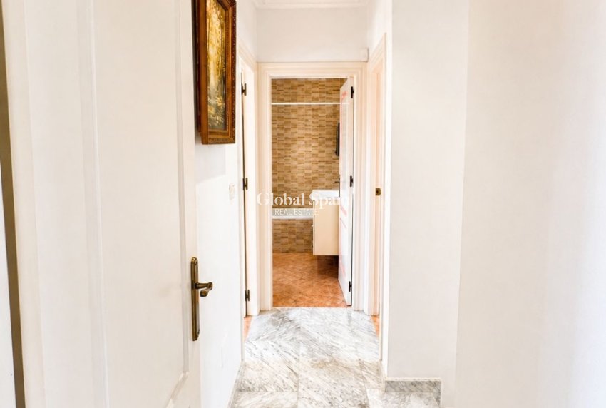 Resale - VILLA -
TORREVIEJA - Costa Blanca