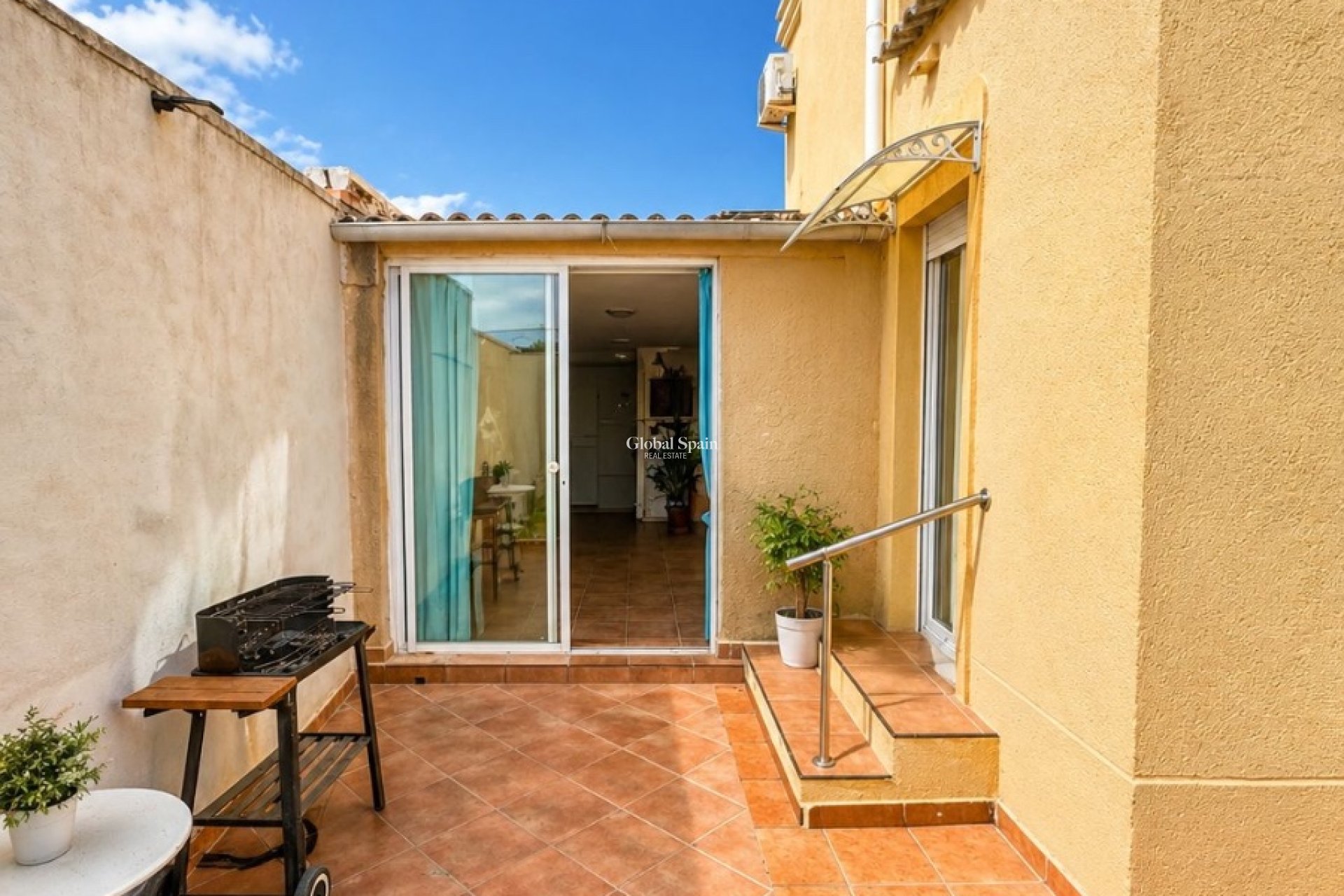Resale - VILLA -
TORREVIEJA - Costa Blanca