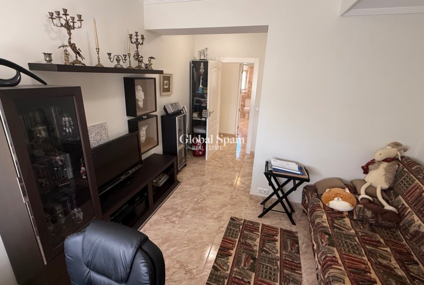 Resale - VILLA -
TORREVIEJA - Costa Blanca