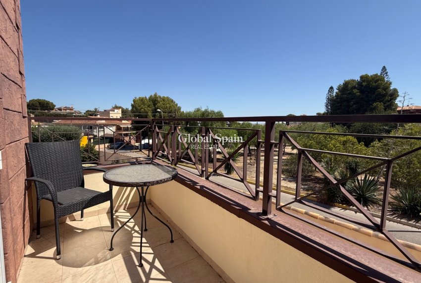 Resale - VILLA -
TORREVIEJA - Costa Blanca