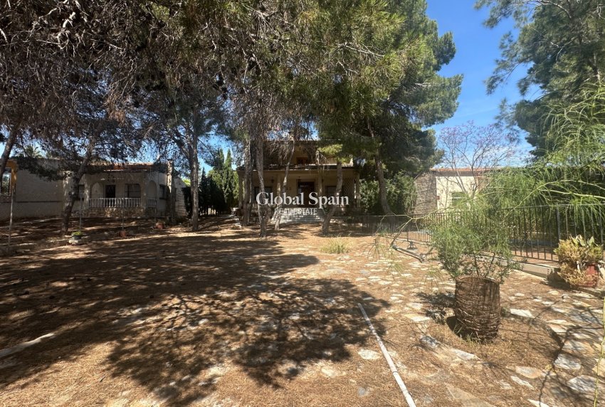 Resale - VILLA -
TORREVIEJA - Costa Blanca