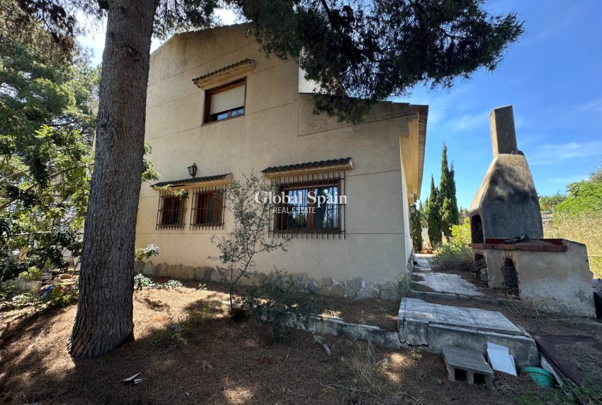 Resale - VILLA -
TORREVIEJA - Costa Blanca