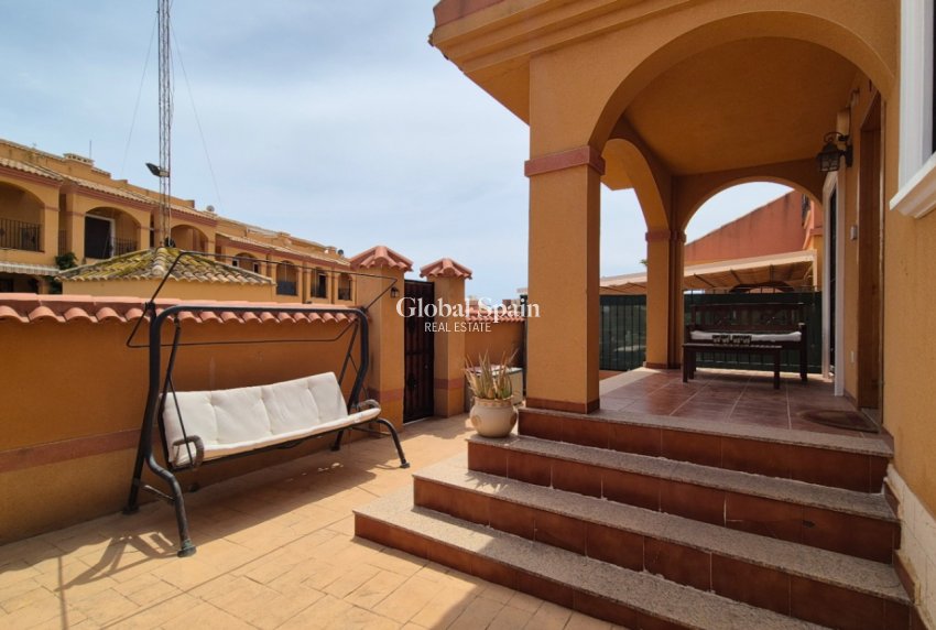 Resale - VILLA -
TORREVIEJA - Costa Blanca