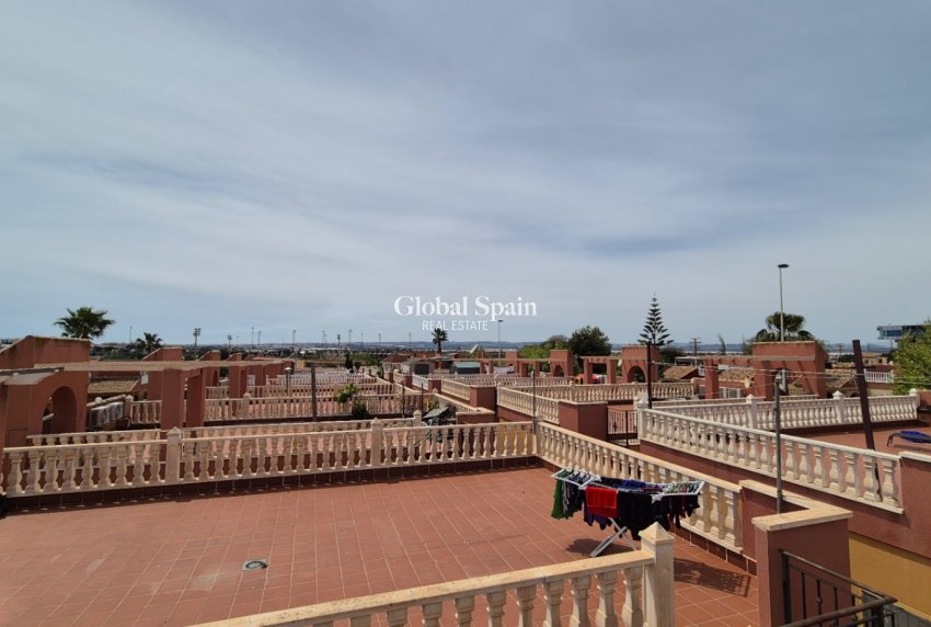 Resale - VILLA -
TORREVIEJA - Costa Blanca