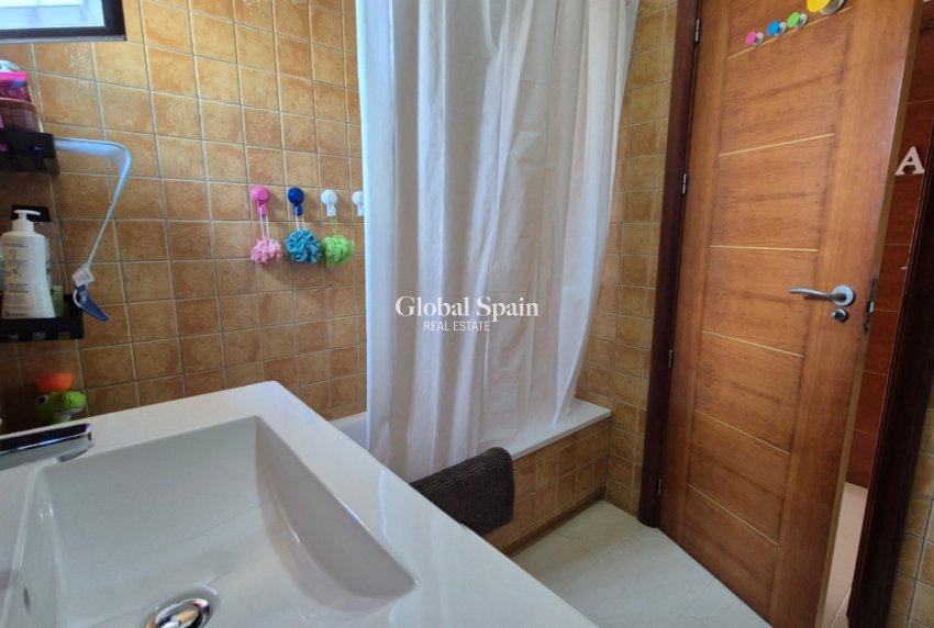 Resale - VILLA -
TORREVIEJA - Costa Blanca