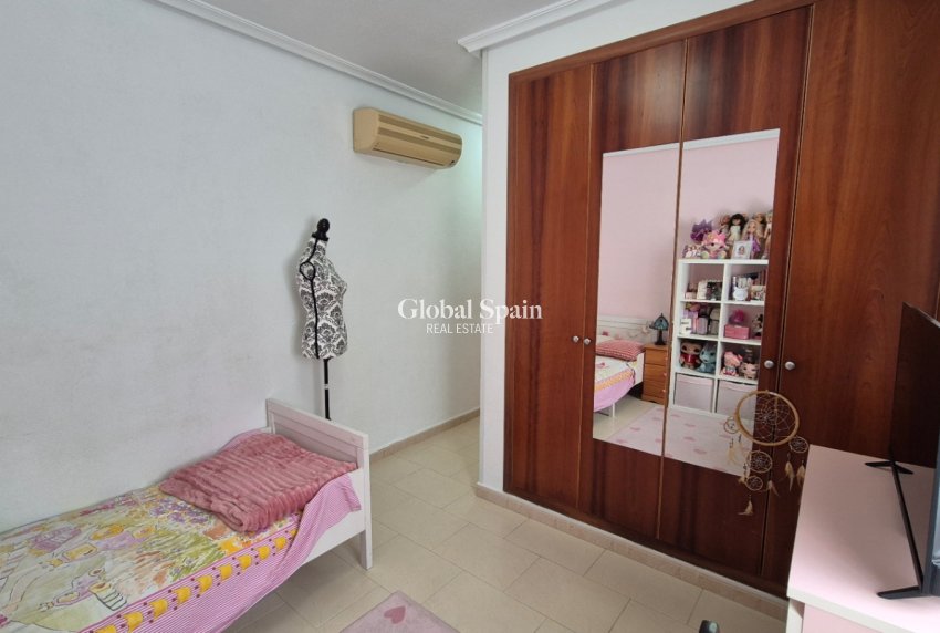 Resale - VILLA -
TORREVIEJA - Costa Blanca