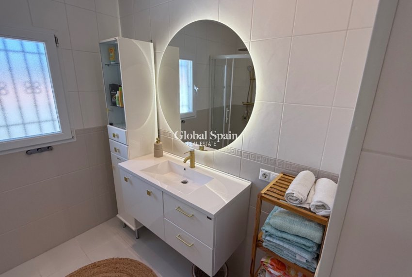 Resale - VILLA -
TORREVIEJA - Costa Blanca