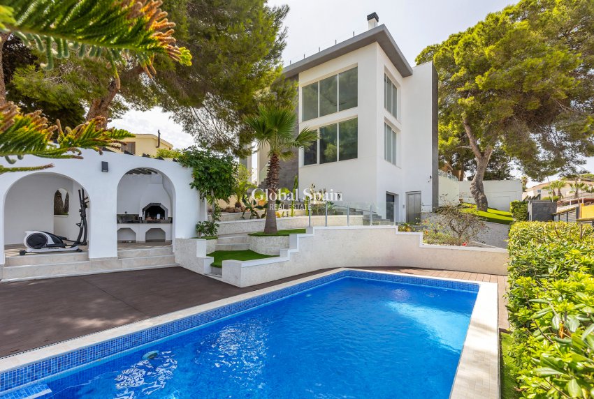 Resale - VILLA -
TORREVIEJA - Costa Blanca